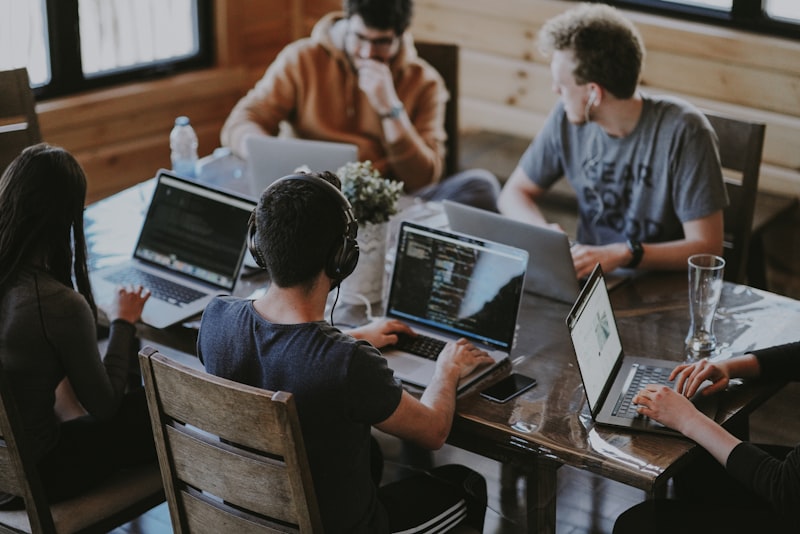 Cold Calling vs Cold Email