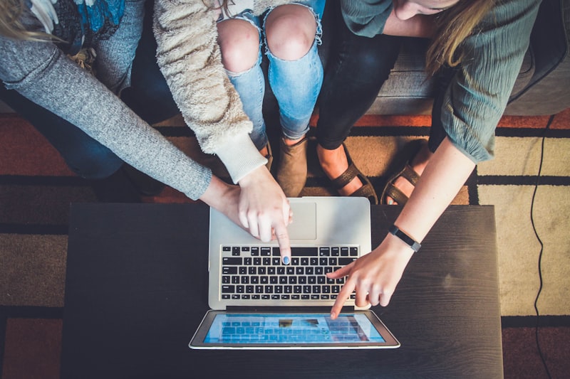 Personalization at Scale: Making Bulk Feel Personal in 2026